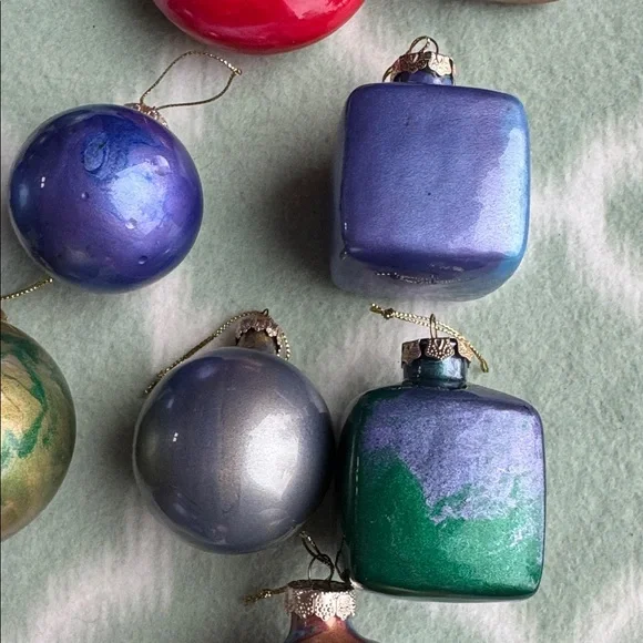 Lot of 17 handmade iridescent swirls Christmas ornaments - Picture 3 of 8